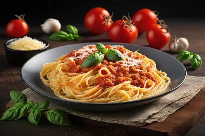 Acı Soslu Tavuklu Spagetti