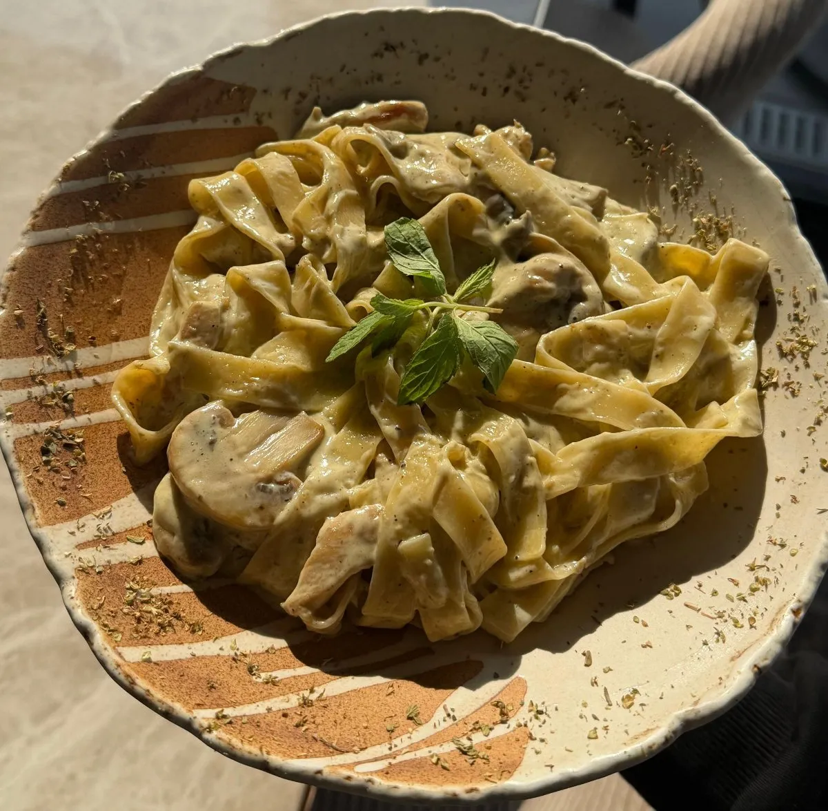 FETTUCİNE ALFREDO TAVUKLU